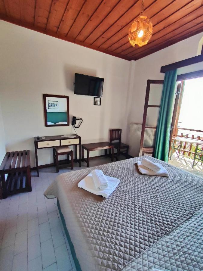Hotel Vrionis Агиос-Димитриос Экстерьер фото